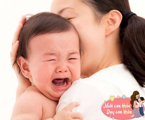 Bé sơ sinh bị bà nội dỗ nín khóc đến thành bại não mẹ trẻ gào khóc ân hận - 5