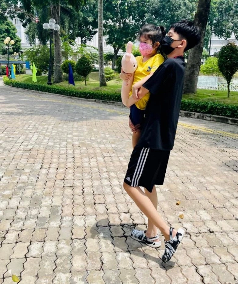Bé trai được tăng thanh hà xemnhư con ruột cao lớn tuổi 13 từng là mẫu nhí đắt show - 7