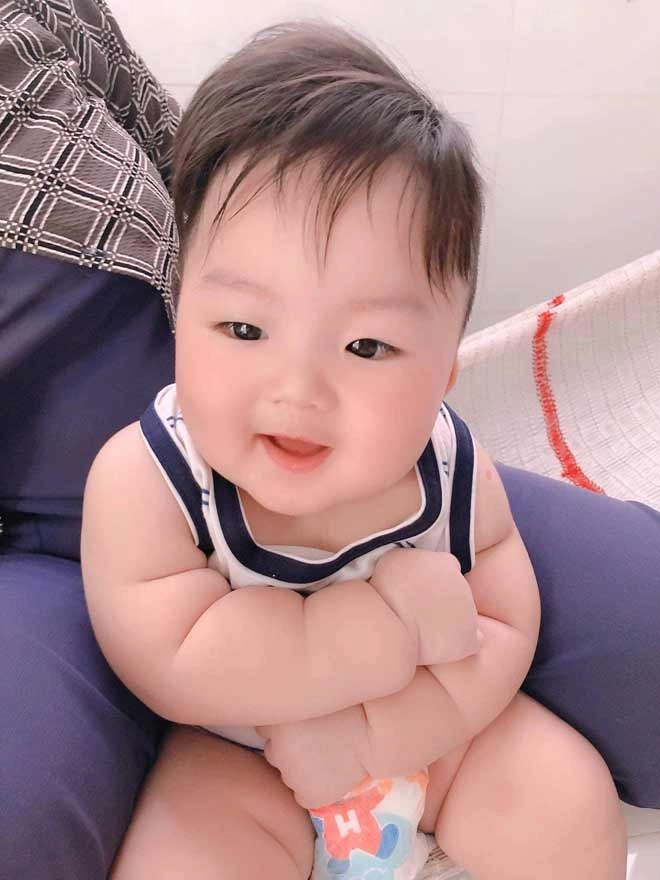 Bé trai sài gòn bị nhầm lẫn với bo con trai hòa minzy vì giống 90 mẹ ruột tiết lộ - 13