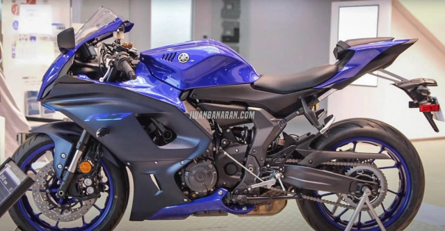 Bí ẩn về lổ thông gió phía trước của yamaha r7 đã được hé lộ - 16