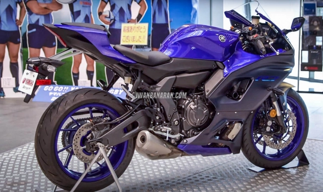 Bí ẩn về lổ thông gió phía trước của yamaha r7 đã được hé lộ - 17