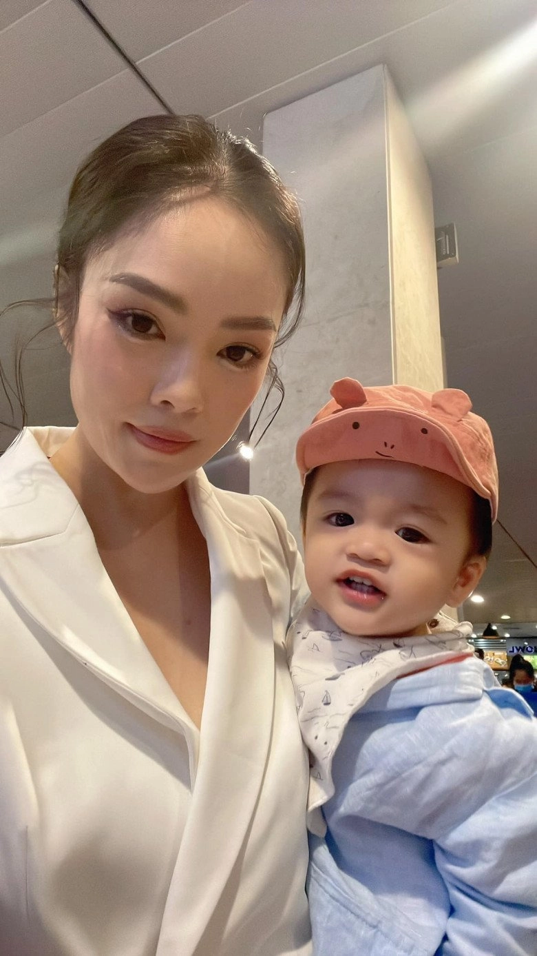 Bị bạn trai cắm sừng lúc mang bầu dương cẩm lynh giờ livestream bán hàng nuôi con - 2
