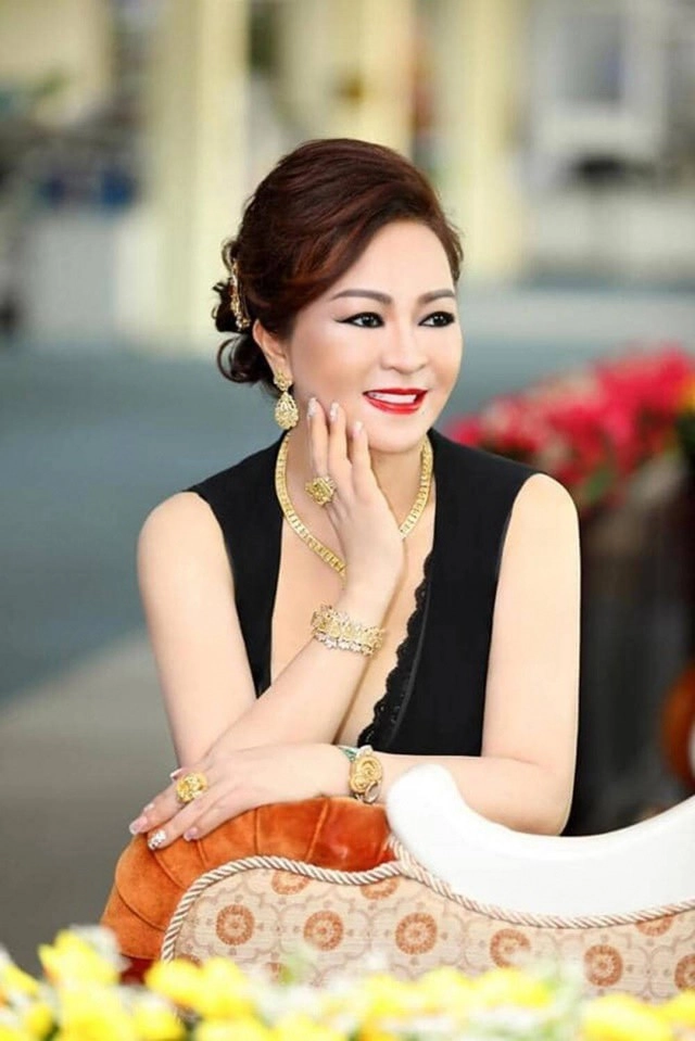 Bị chê ảnh chụp trộm bà phương hằng khoe luôn bí kíp làm đẹp bạc tỷ - 2
