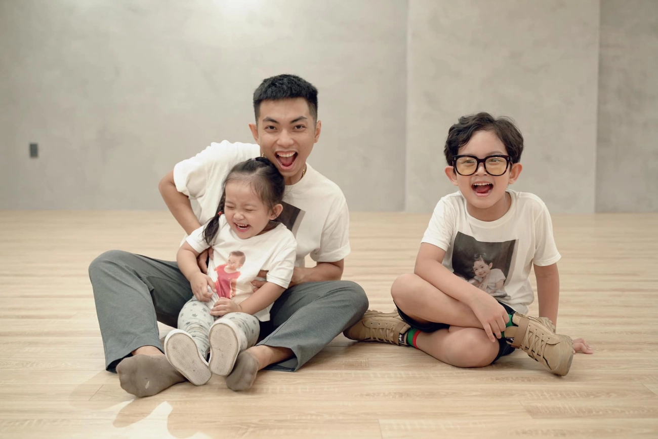 Bị chồng kém 12 tuổi chụp lén cảnh chăm con xuề xoà khánh thi lột xác với bikini gợi cảm - 7