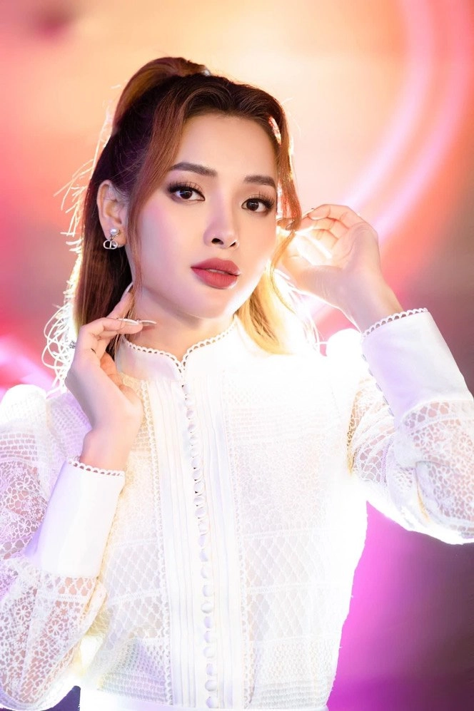 Bị nói bờ môi sưng phồng phương trinh jolie phản bác thế nào mà được khen - 12