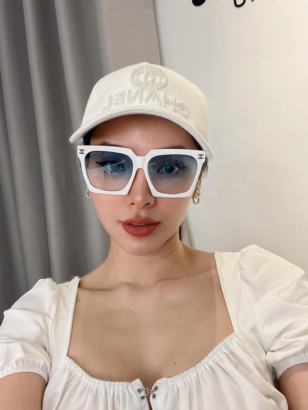Bị nói bờ môi sưng phồng phương trinh jolie phản bác thế nào mà được khen - 14