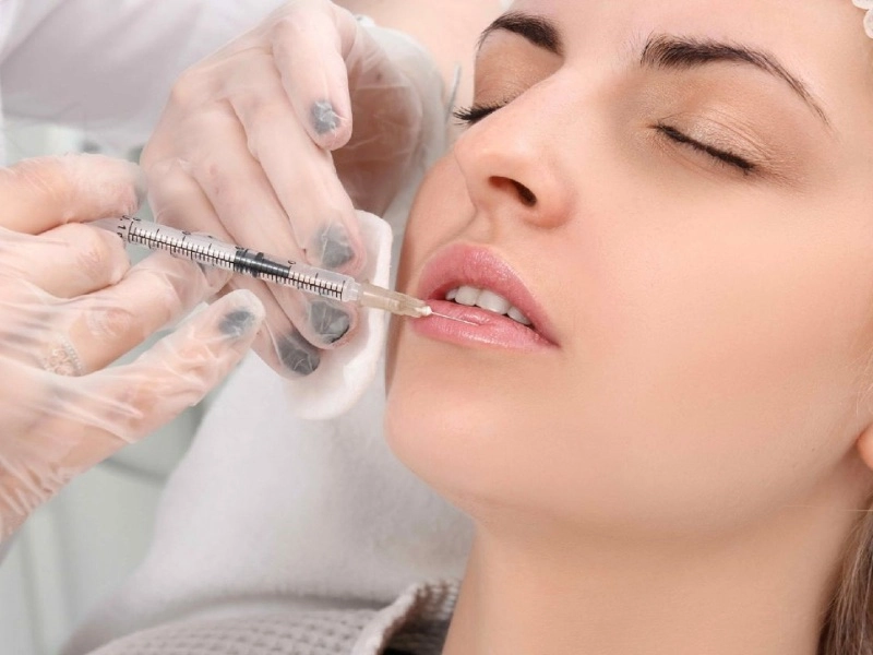 Bị nói bờ môi sưng phồng phương trinh jolie phản bác thế nào mà được khen - 17