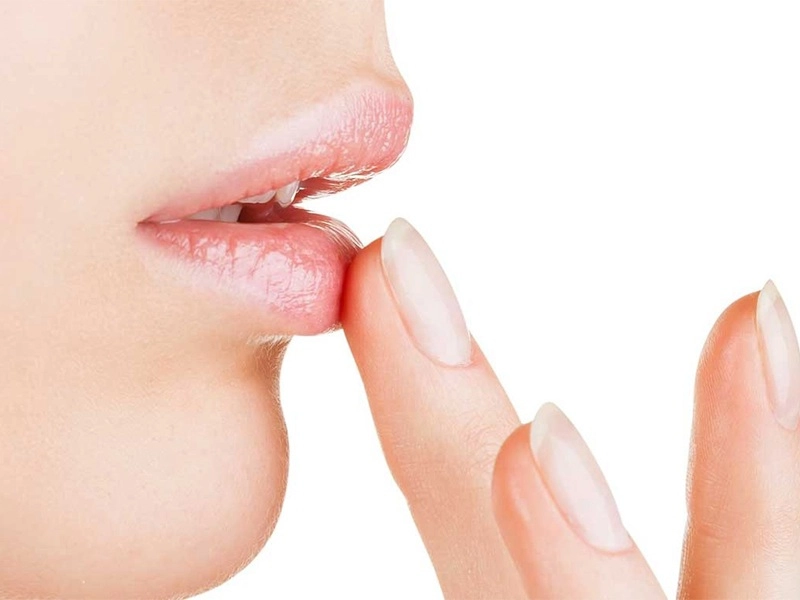 Bị nói bờ môi sưng phồng phương trinh jolie phản bác thế nào mà được khen - 18