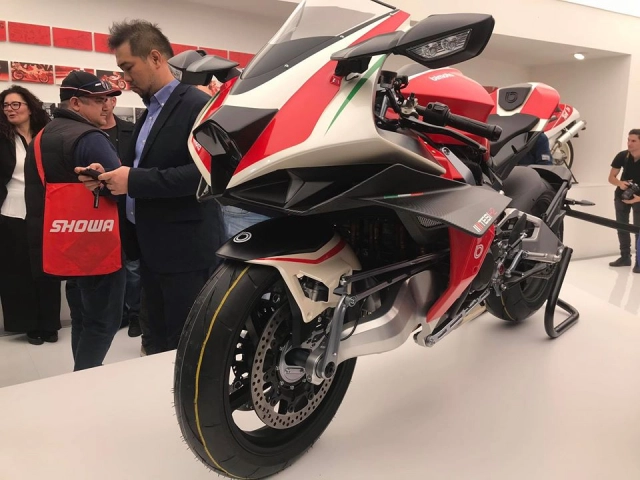 Bimota tesih2 trang bị động cơ supercharged từ ninja h2 ra mắt tại eimca 2019 - 1