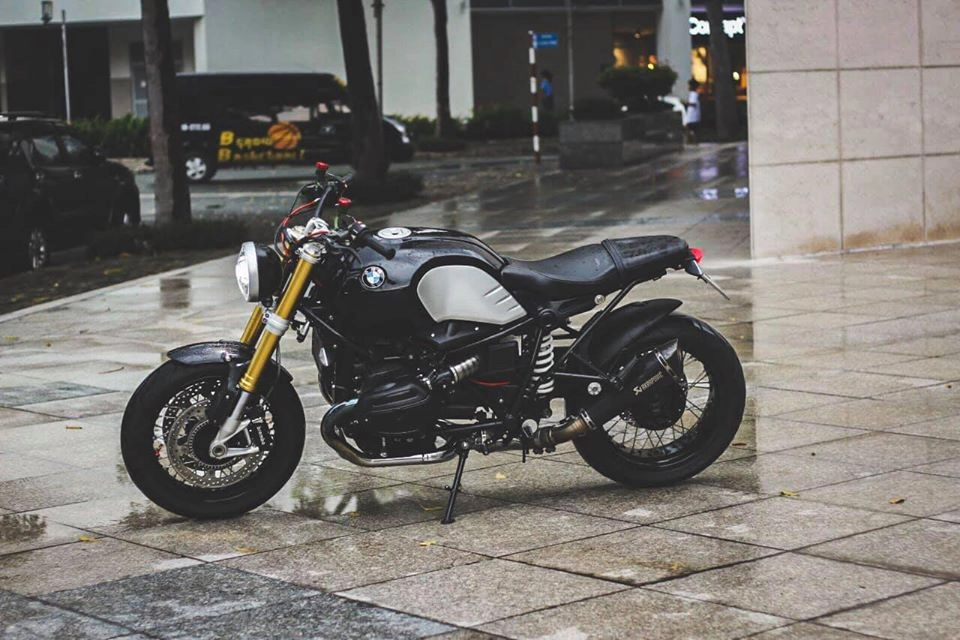 Bmw rninet độ nhẹ nhàng sâu lắng giữa ngày mưa sài gòn - 1