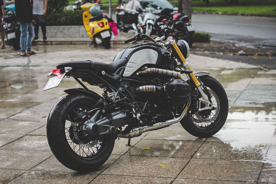 Bmw rninet độ nhẹ nhàng sâu lắng giữa ngày mưa sài gòn - 9