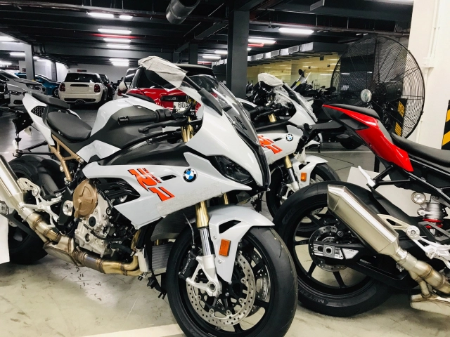 Bmw s1000rr 2020 màu bạc hockenheim silver metallic đầu tiên về việt nam - 3