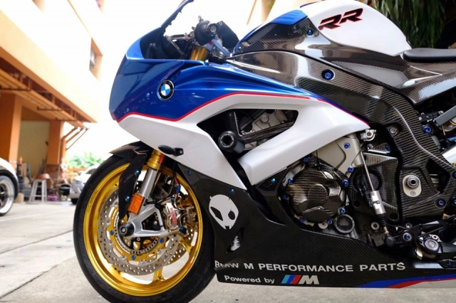 Bmw s1000rr độ tận răng với gói phụ kiện đắt tiền - 1