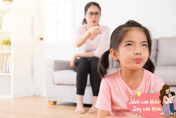 Bố bất lực nhìn con ăn vạ 3 hành vi của trẻ phải nắn từ nhỏ để lớn sẽ hỏng - 5
