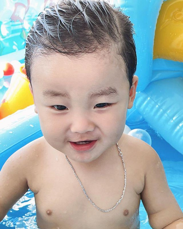 Bố mẹ chiều cao khiêm tốn hòa minzy tìm cách tăng chiều cao cho quý tử lên cả mạng hỏi - 10