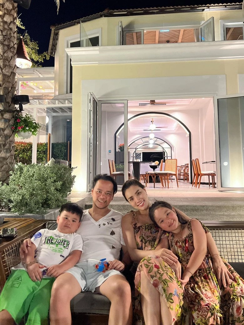 Bỏ sự nghiệp ở nhà chăm con cùng chồng đại gia trang nhung giờ có con gái xinh giống mẹ - 9