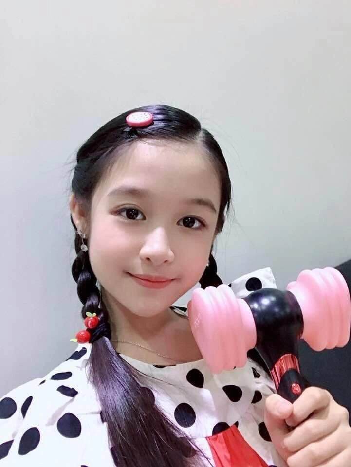 Bộ sưu tập phụ kiện tóc của sao nhí bảo ngọc các mẹ lưu ngay dể sắm cho con gái - 18