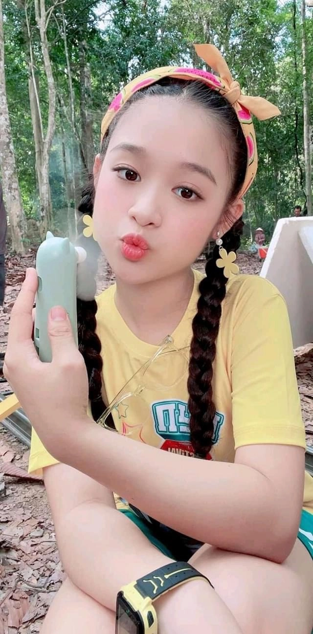 Bộ sưu tập phụ kiện tóc của sao nhí bảo ngọc các mẹ lưu ngay dể sắm cho con gái - 21