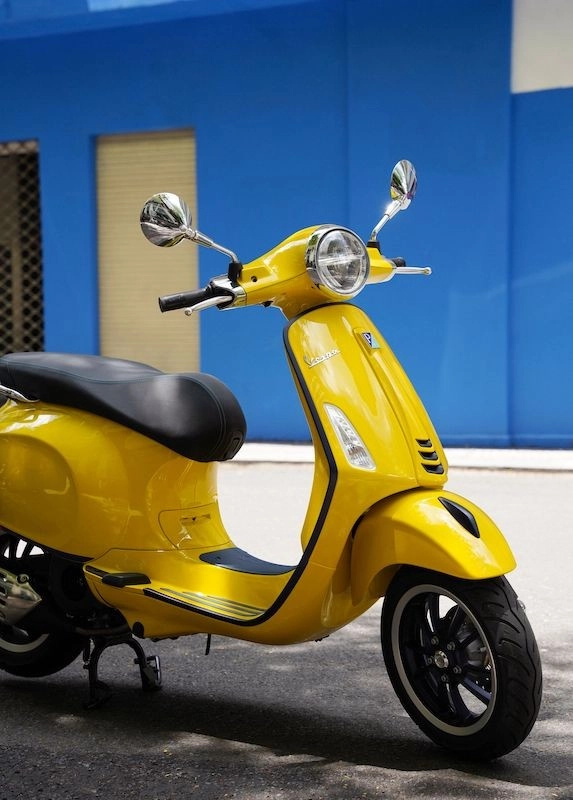 Bộ sưu tập sống động vespa có bảng màu đa dạng chiều tâm lý chị em - 1