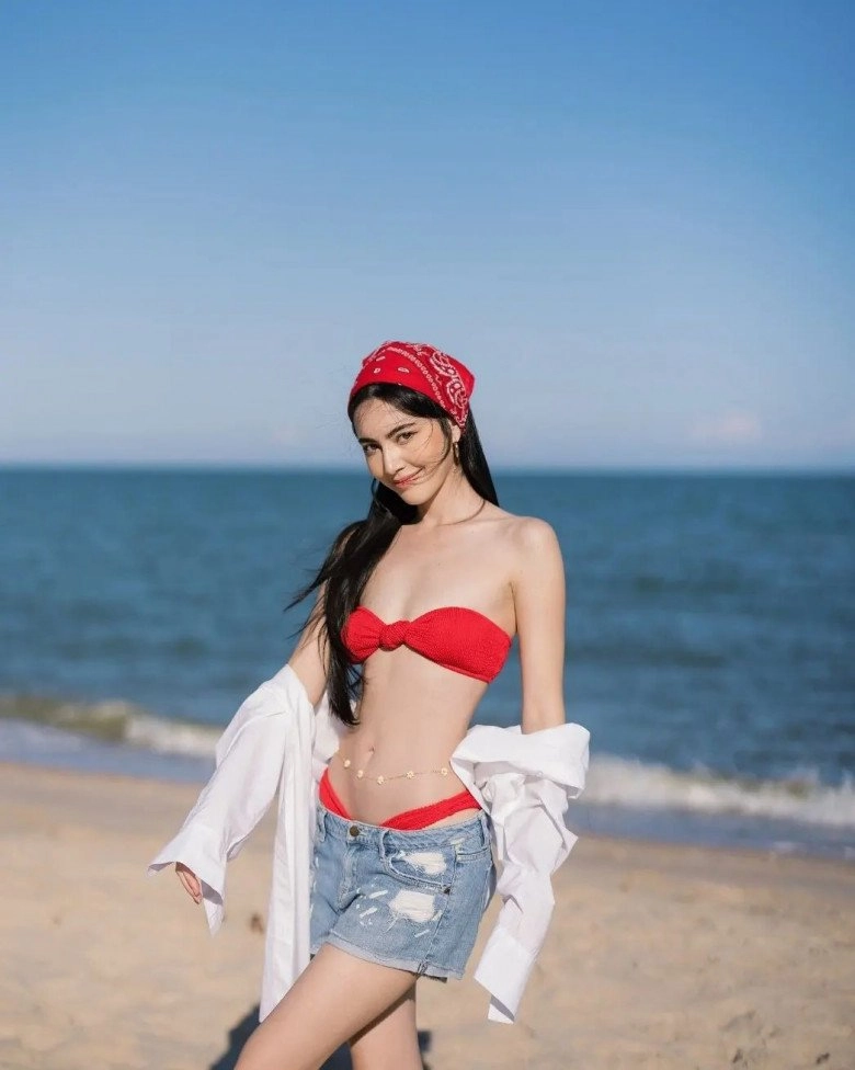 Body mỏng dính ma nữ xứ thái đi biển phối đồ không hở bạo vẫn cháy hừng hực - 6