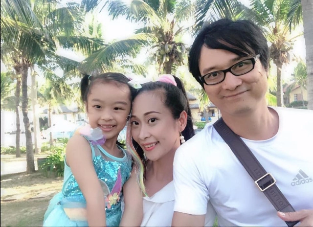 bom sex gợi cảm đất cần thơ rời showbiz làm mẹ kín tiếng chồng chiều con xinh - 3