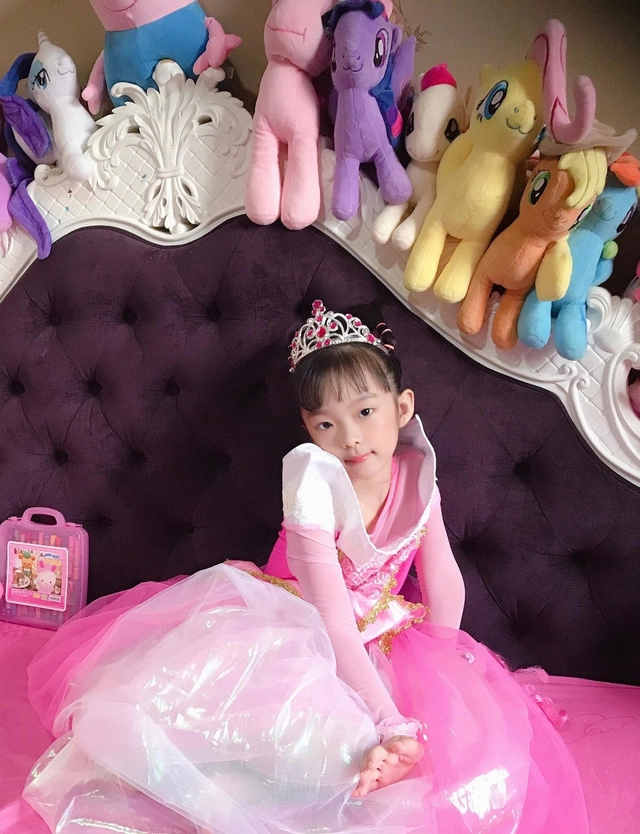 bom sex gợi cảm đất cần thơ rời showbiz làm mẹ kín tiếng chồng chiều con xinh - 6
