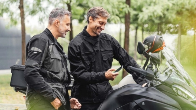 Bosch giới thiệu công nghệ màn hình chia đôi đầu tiên dành cho xe mô tô - 5