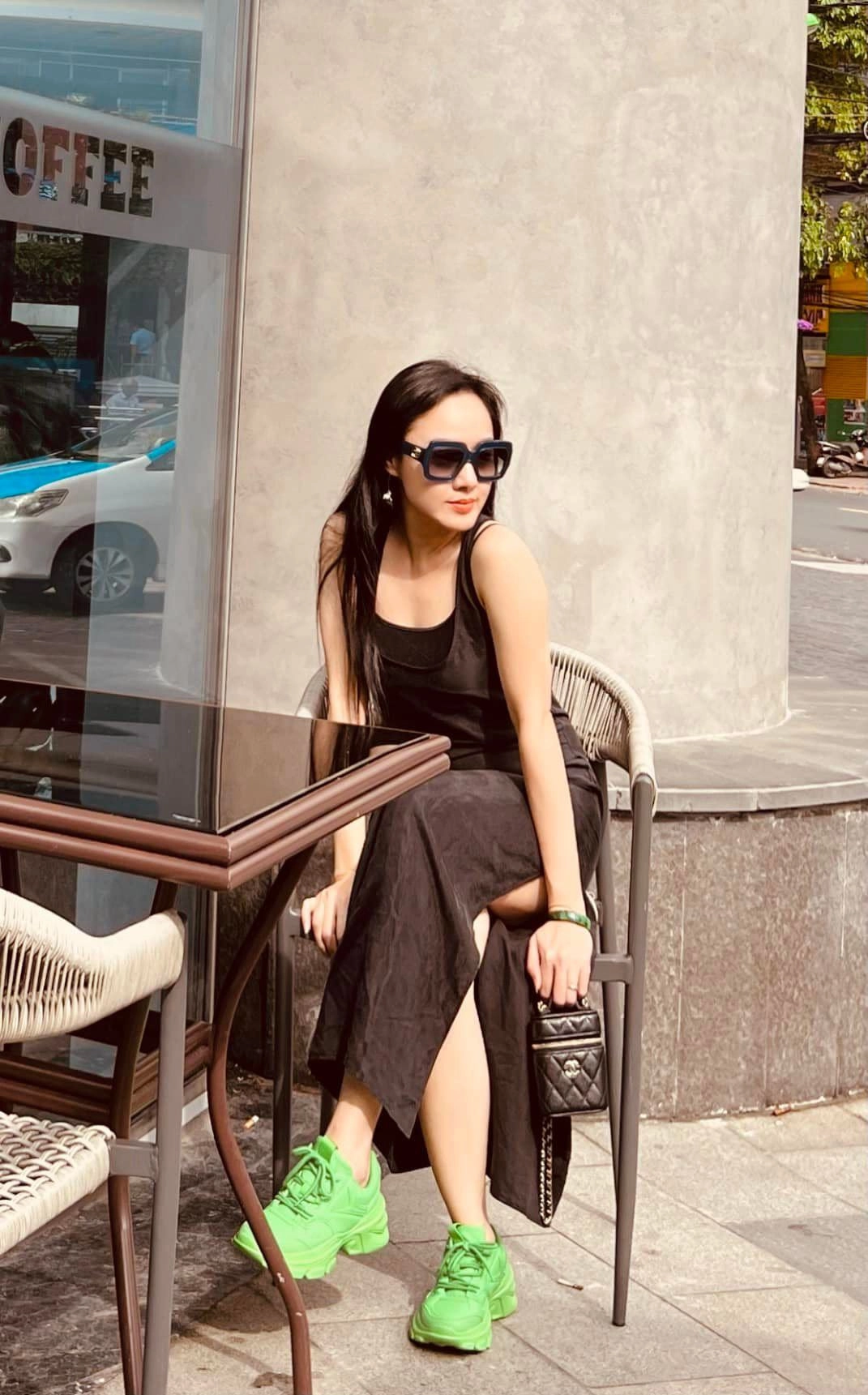 Btv hoài anh diện đầm hổ báo xuống phố phối màu cao tay dân tình khen nức nở - 14