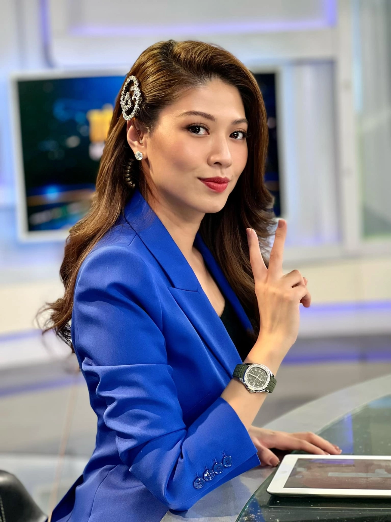 Btv ngọc trinh khoe nhan sắc u40 như gái 16 tự nhận không dám nhìn mình trên tivi - 8