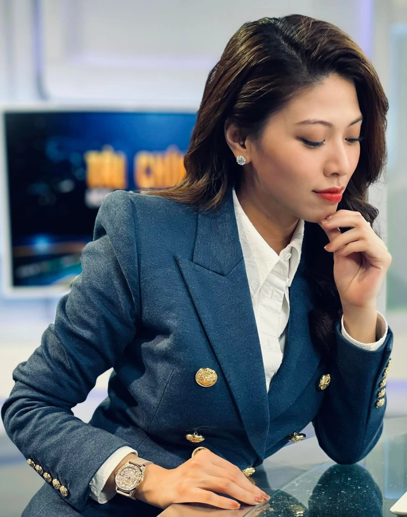 Btv ngọc trinh khoe nhan sắc u40 như gái 16 tự nhận không dám nhìn mình trên tivi - 9
