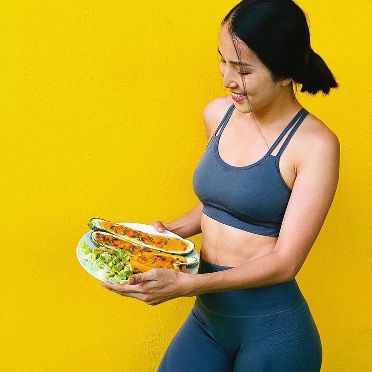 Bụng bầu vượt mặt mẹ trẻ vẫn chăm gánh tạ đập tan định kiến mang thai không được tập gym - 4
