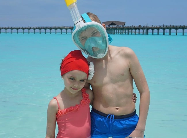 búp bê nga đẹp nhất thế giới làm bố mẹ phát hoảng vì fan sau 5 năm nổi tiếng - 10