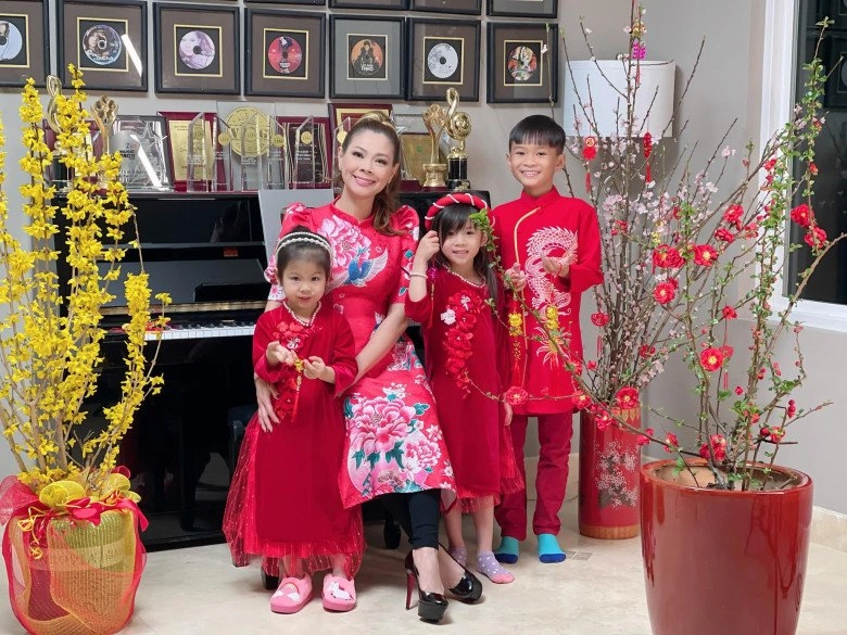 búp bê thanh thảo đi lăng cô diện áo dài với quần jeans cđm tưởng gái tây mặc đồ việt - 7