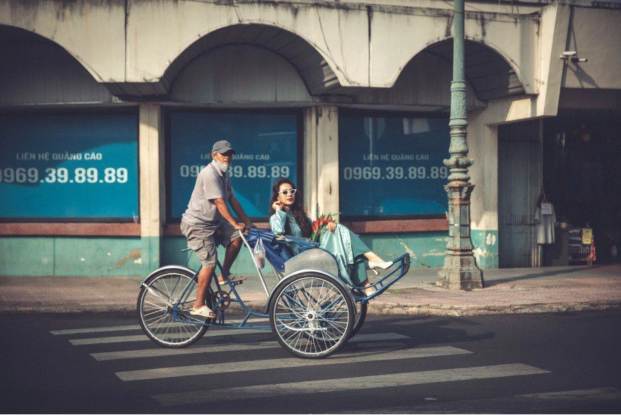 Cả vbiz xúng xính áo dài đón tết vân trang thương ngày nắng về chưa thương nhớ bằng cẩm đan - 6
