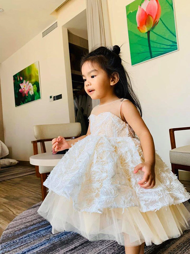 Các con gái xinh đẹp giỏi giang của phạm quỳnh anh ấn tượng nhất là con gái cao 1m82 - 8