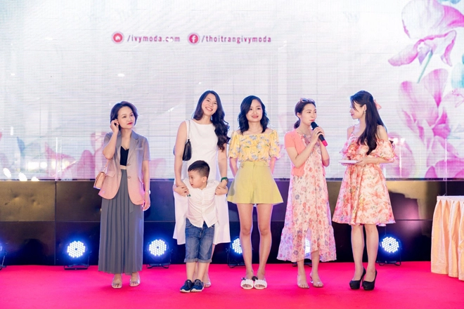 Các gia đình nhỏ quẫy tung trời tại sự kiện có mẹ kề bên của thương hiệu thời trang ivy moda - 9