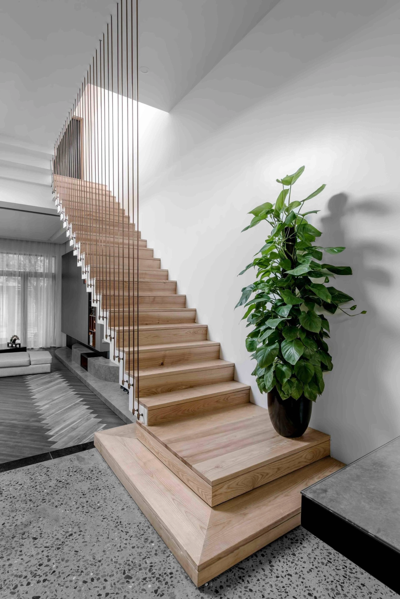 Các mẫu cầu thang gỗ hiện đại năm 2022 nhà nhỏ hay to đều ứng dụng dễ dàng - 13