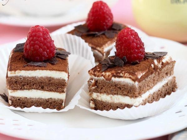 Cách làm bánh tiramisu ngon bất bại không cần máy đánh trứng - 8