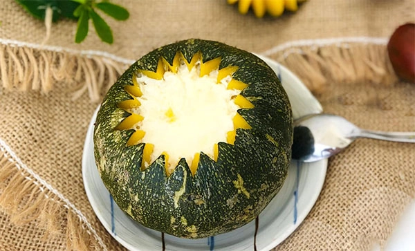 Cách làm bí đỏ hấp trứng cho bé ăn dặm - 5