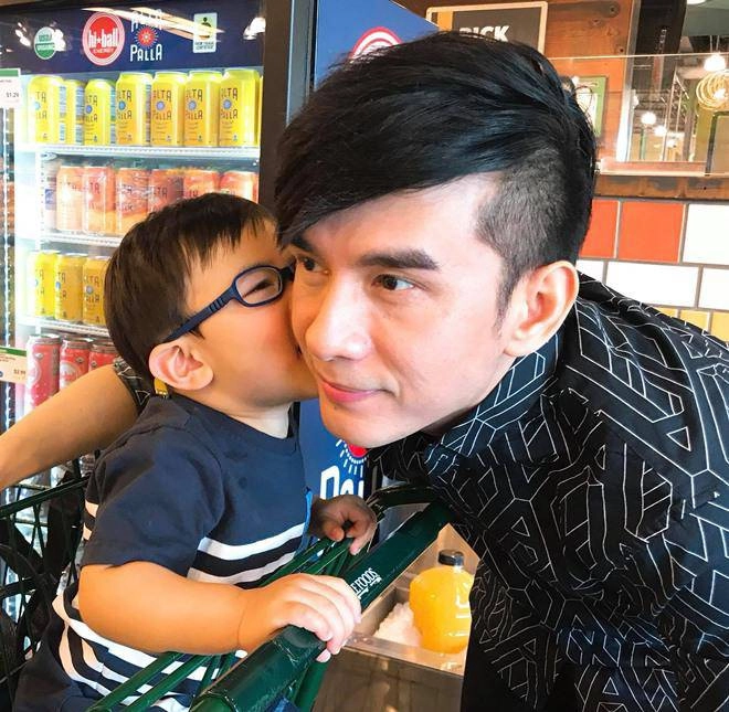 Cách làm bố ít ai biết của đan trường nghiêm khắc với con ở nhà hàng mỹ để dạy dỗ - 1