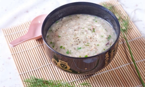 Cách nấu cháo cá trắm cho bé dưới 1 tuổi thơm ngon cực nhanh - 7
