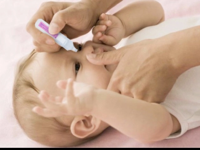 Cách nhận biết và chăm sóc trẻ sơ sinh bị táo bón - 5