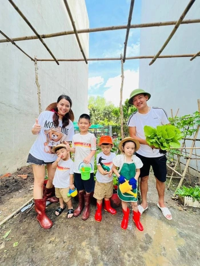 Cách xưng hô thân mật với bố dượng mẹ kế của nhóc tỳ sao việt kỳ lạ nhất là subeo - 16