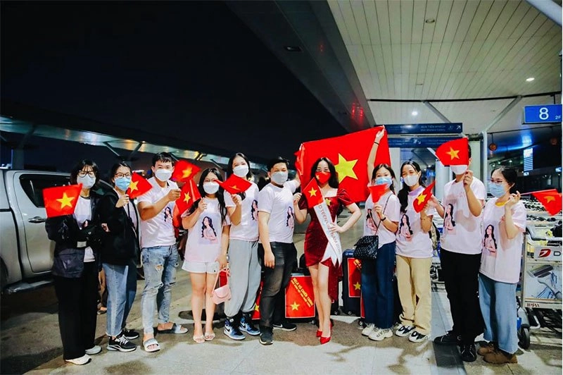 Cái tết đầu tiên đạt hoa hậu quốc tế của bé gái việt 13 tuổi cao 1m68 - 12