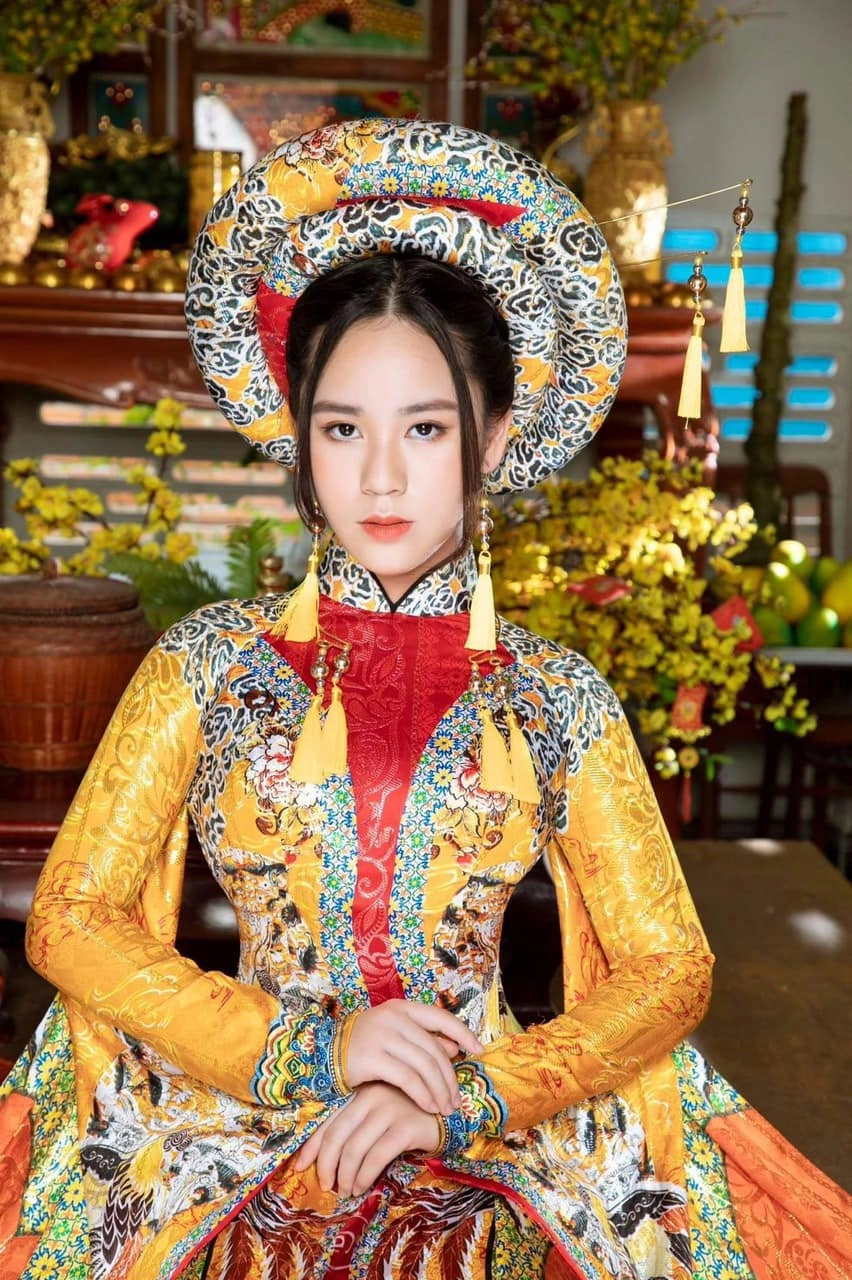 Cái tết đầu tiên đạt hoa hậu quốc tế của bé gái việt 13 tuổi cao 1m68 - 13