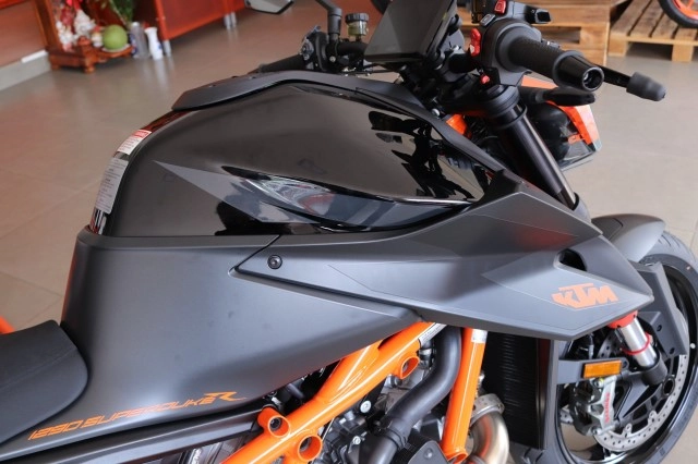 Cận cảnh ktm 1290 super duke r 2020 tại việt nam - 10