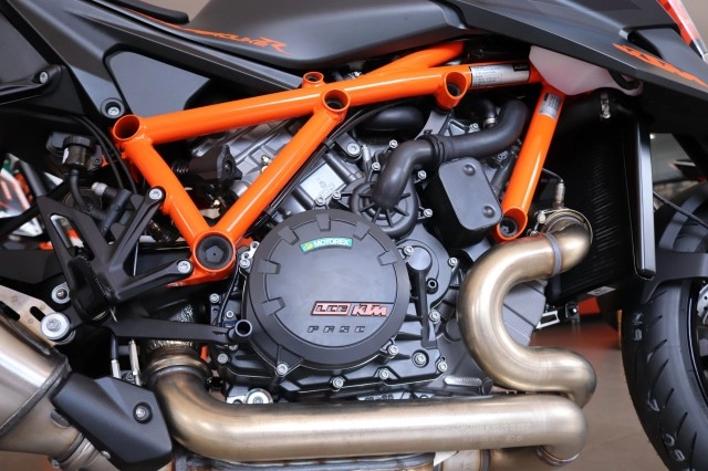 Cận cảnh ktm 1290 super duke r 2020 tại việt nam - 17