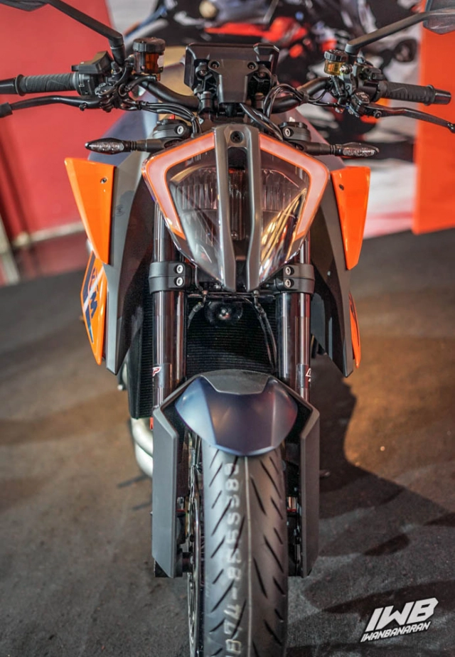 Cận cảnh ktm 1290 super duke r 2021 - 12