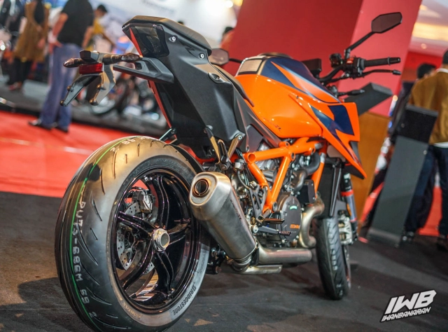 Cận cảnh ktm 1290 super duke r 2021 - 15