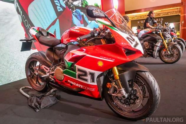 Cận cảnh phiên bản đặc biệt ducati panigale v2s bayliss và scrambler 1100 tribute pro - 1